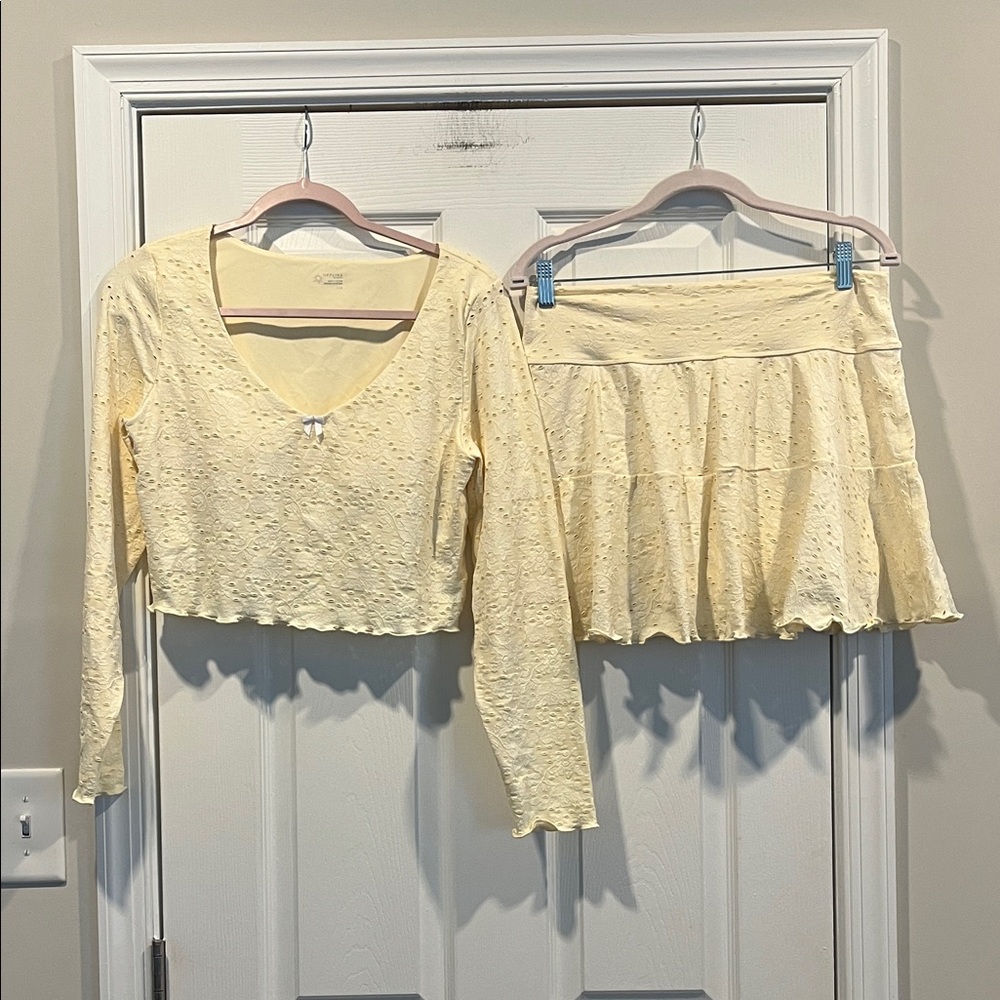 Offline by Arie Women's Pale Yellow Skirt Set with‎ CropTop Eyelet Active Ware